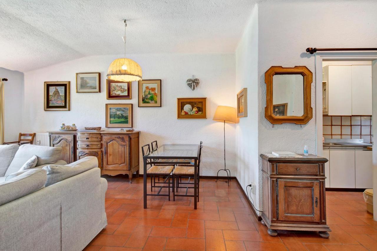 Residence I Prati Di Giussana Лиерна Екстериор снимка