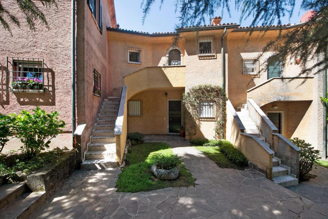 Residence I Prati Di Giussana Лиерна Екстериор снимка